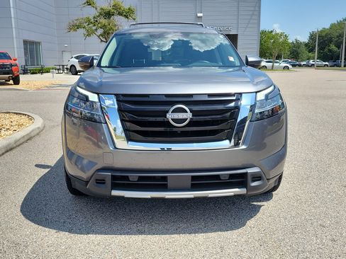 Certified 2023 Nissan Pathfinder SL w/ SL Premium Package AWD/4WD image 2