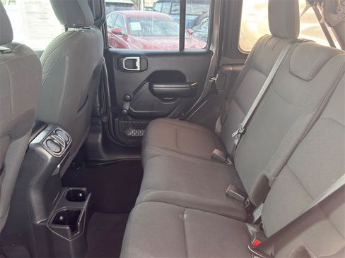 Used 2022 Jeep Wrangler Unlimited Sport image 28