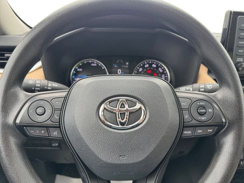 Used 2019 Toyota RAV4 XLE AWD/4WD image 19