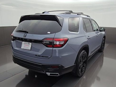 Used 2025 Honda Pilot Black Edition image 10