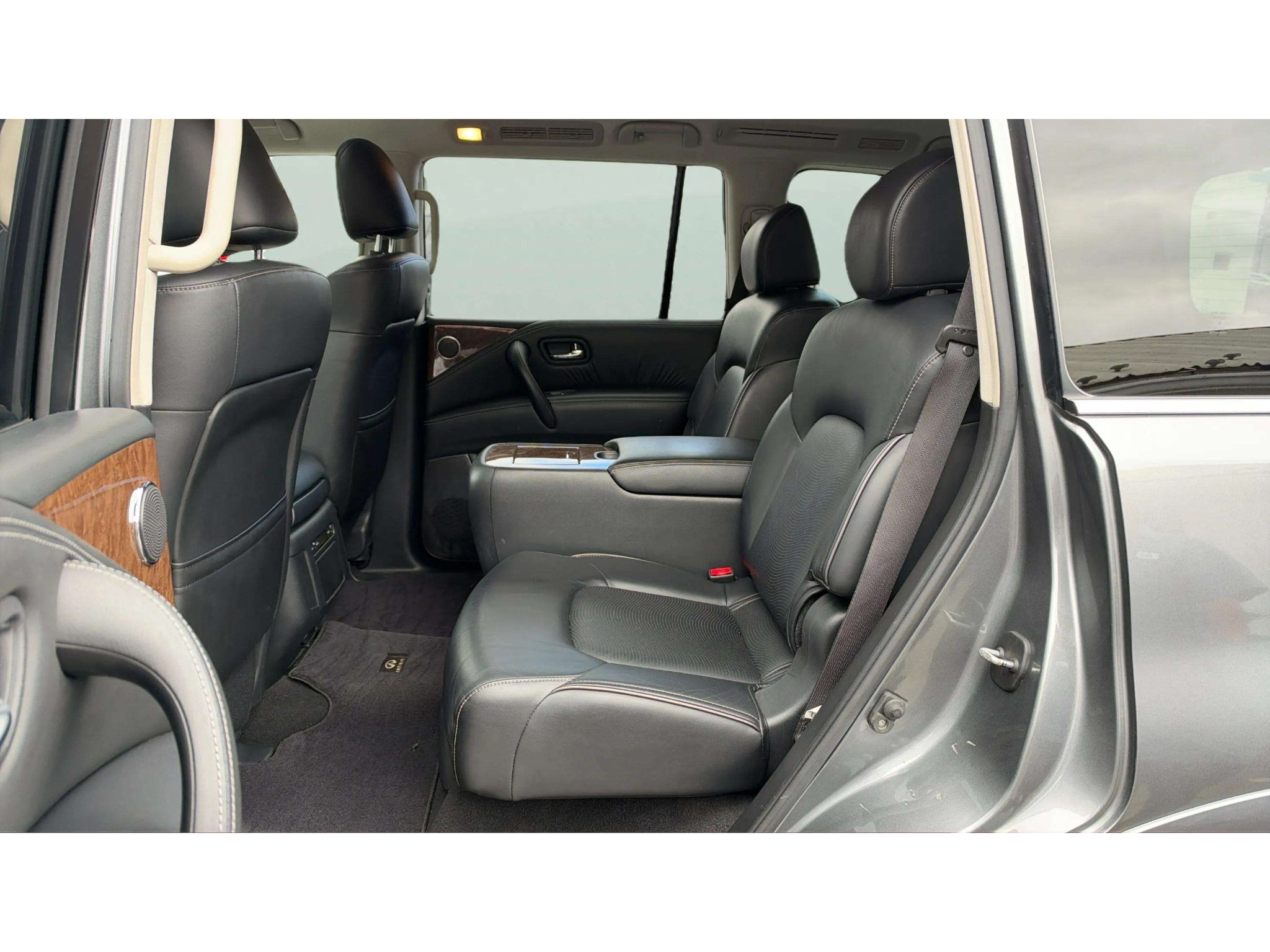 Used 2017 INFINITI QX80 4WD w/ All Season Package image 13