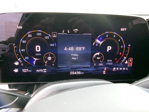 Used 2025 Chevrolet Suburban Z71 AWD/4WD image 17