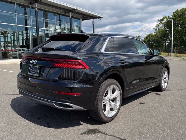 Used 2023 Audi Q8 Premium AWD/4WD image 7