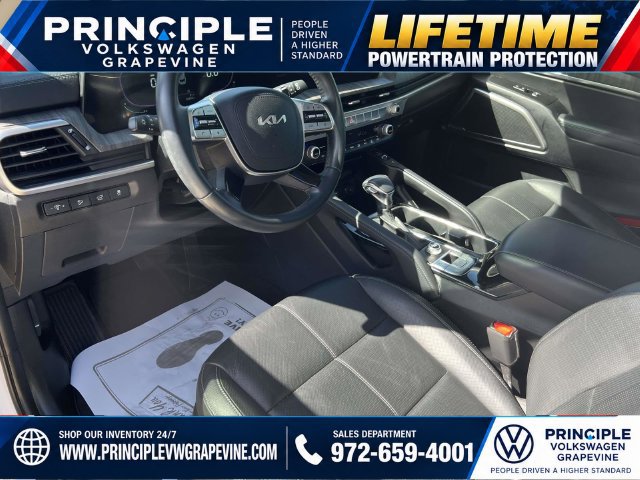 Used 2024 Kia Telluride EX w/ EX Captain's Chair Package FWD image 12