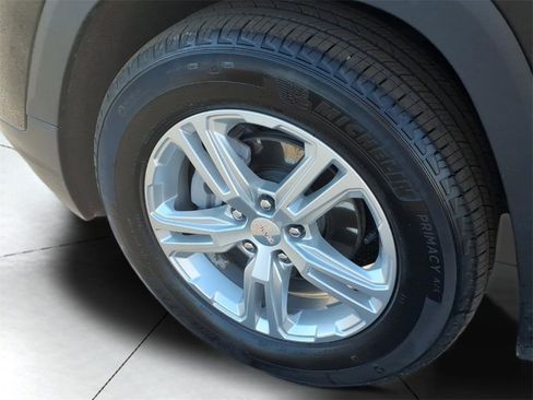 Used 2024 GMC Terrain SLE w/ Driver Convenience Package image 19