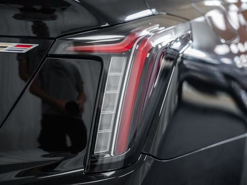 Used 2025 Cadillac CT5 V w/ Technology Package AWD/4WD image 6