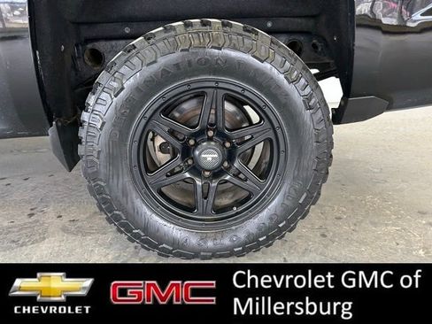 Used 2018 Chevrolet Silverado 1500 LT w/ Texas Edition image 11
