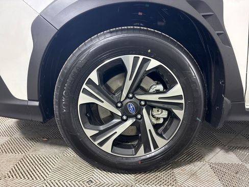 Used 2025 Subaru Crosstrek 2.0i Premium image 6