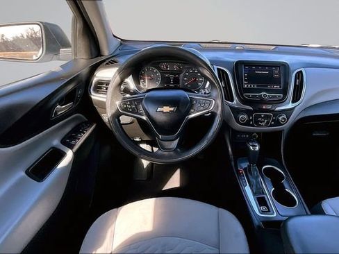 Used 2021 Chevrolet Equinox LS FWD image 8