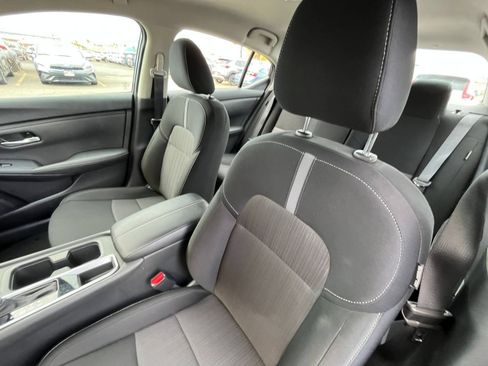 Used 2025 Nissan Sentra SV FWD image 34
