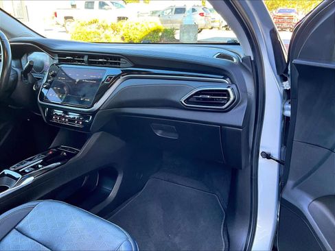 Certified 2023 Chevrolet Bolt EUV LT w/ Convenience Package image 13