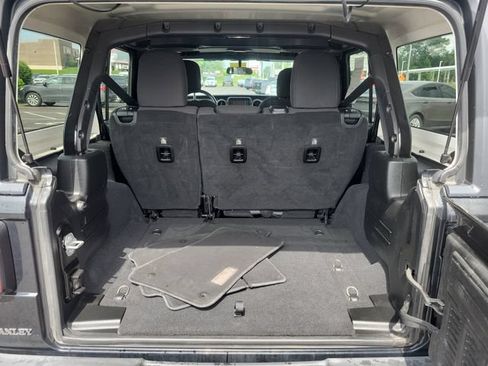 Used 2018 Jeep Wrangler Unlimited Sport S AWD/4WD image 26