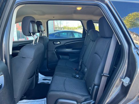 Used 2017 Dodge Journey SE image 17