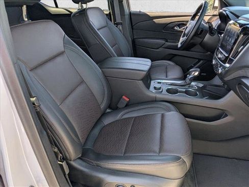 Used 2024 Chevrolet Traverse High Country FWD image 20