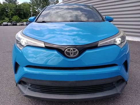 Used 2019 Toyota C-HR XLE FWD image 8