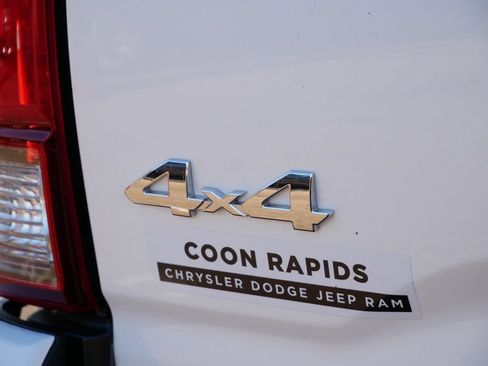 Used 2019 Toyota Tacoma SR image 11