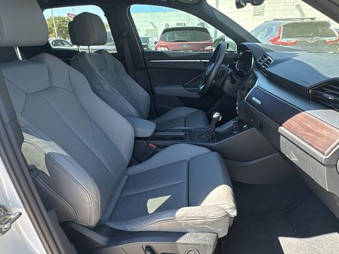 Used 2023 Audi Q3 2.0T Premium Plus w/ Premium Plus Package image 32