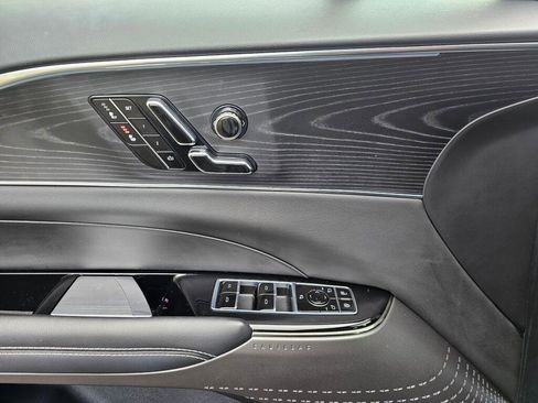 Used 2024 Cadillac Lyriq Sport image 29