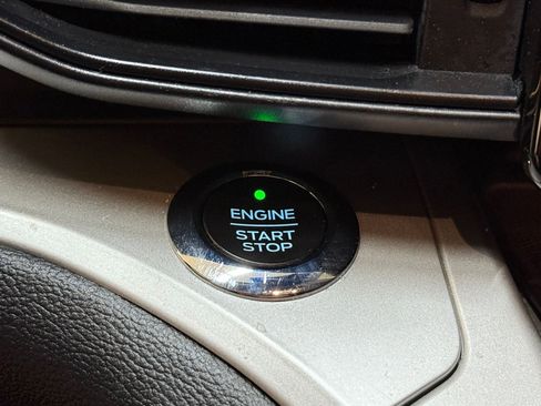 Used 2020 Ford Explorer XLT image 34