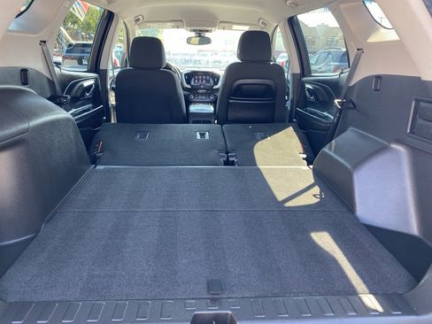 Used 2024 GMC Terrain SLE image 16