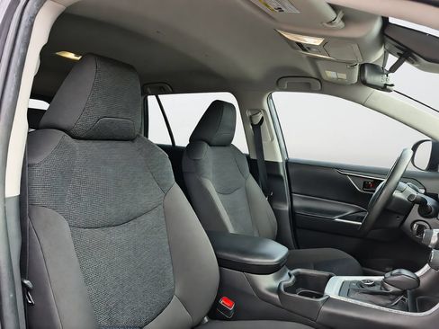 Used 2022 Toyota RAV4 LE AWD/4WD image 32