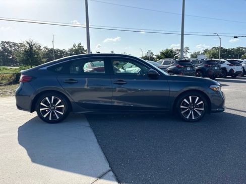 Used 2023 Honda Civic EX-L image 4