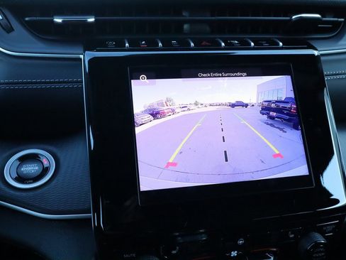 New 2025 Jeep Grand Cherokee Altitude image 6