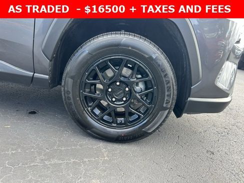 Used 2021 Toyota RAV4 XLE image 8