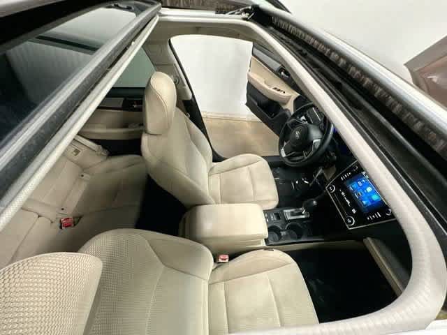 Used 2019 Subaru Outback 2.5i Premium w/ Popular Package #2 AWD/4WD image 6