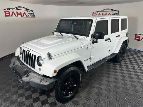 Used 2015 Jeep Wrangler Unlimited Sahara AWD/4WD image 3
