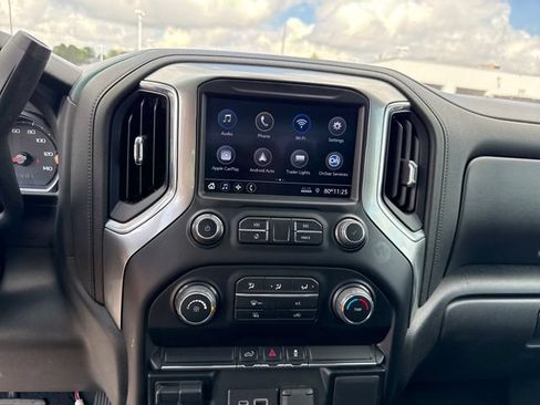 Used 2023 Chevrolet Silverado 2500 LT AWD/4WD image 22