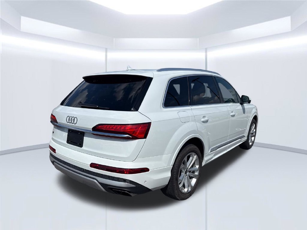 Used 2025 Audi Q7 3.0T Premium Plus AWD/4WD image 3