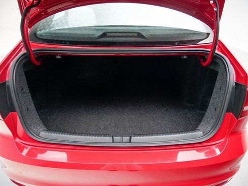 Used 2017 Volkswagen Jetta Sport image 9