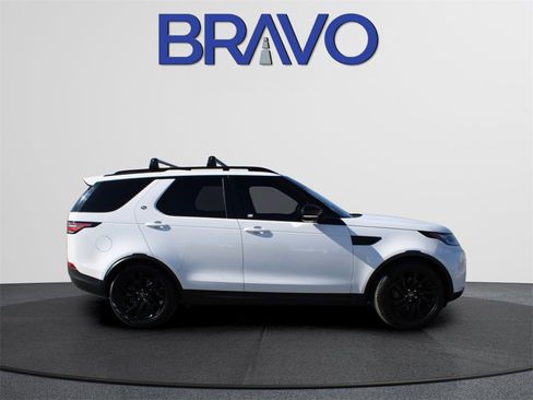 Used 2020 Land Rover Discovery HSE image 5