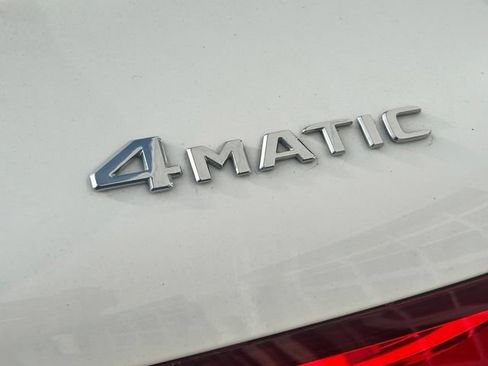 Used 2019 Mercedes-Benz GLC 350e 4MATIC image 4