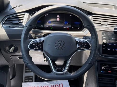 Used 2022 Volkswagen Tiguan SE R-Line FWD image 38