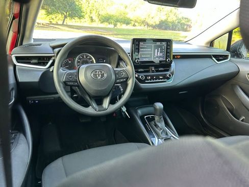 Used 2022 Toyota Corolla LE image 12