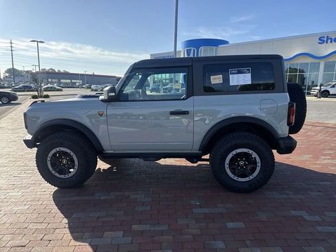 Used 2023 Ford Bronco Badlands w/ Sasquatch Package image 3