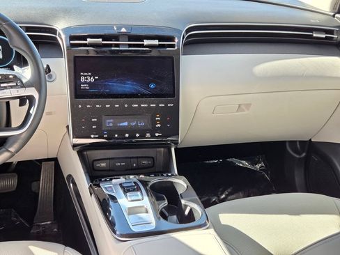 Used 2022 Hyundai Tucson Limited FWD image 17