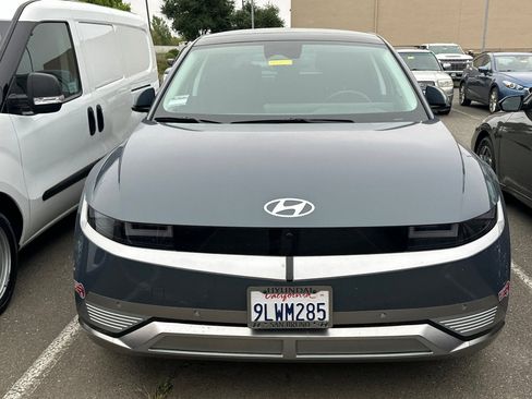 Used 2024 Hyundai Ioniq 5 Limited image 3