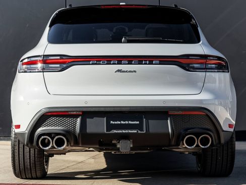 Certified 2026 Porsche Macan AWD/4WD image 10