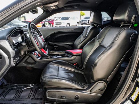 Used 2016 Dodge Challenger R/T Plus image 3