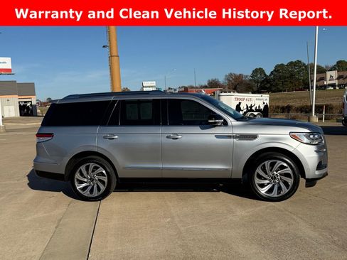 Used 2023 Lincoln Navigator Reserve image 4