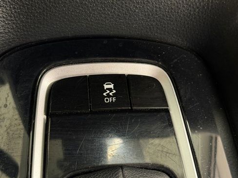 Used 2024 Toyota Corolla LE FWD image 24