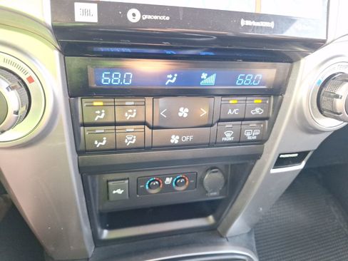 Used 2020 Toyota 4Runner Limited image 27