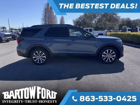 Used 2025 Ford Explorer ST-Line image 4