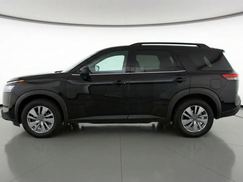 Used 2025 Nissan Pathfinder SV image 5