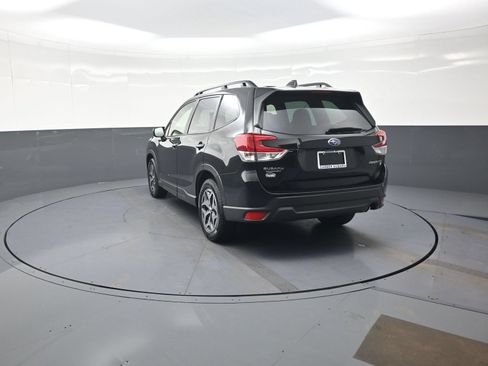 Used 2024 Subaru Forester Premium AWD/4WD image 5