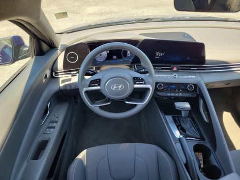 Used 2024 Hyundai Elantra SEL FWD image 11