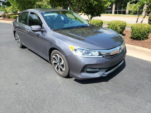 Used 2016 Honda Accord EX image 8